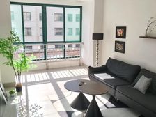 两套房都是一室一厅一卫一栋楼一个二楼一个三楼大拇指广场西临