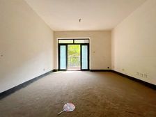 非常奈斯电梯洋房 可装三室采光通风完好 居家环境舒适