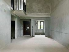 九龙坡 轻轨旁 次新 1楼带花园 性价比高 只有一套 急售