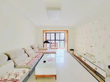 绿地新都会 户型好 南北通透 楼龄新 小区绿化高