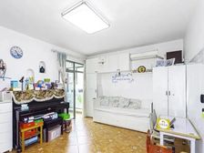 保利香槟苑精装修,房东急售,当居住融入环境,心也随之淡定