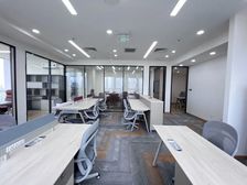 三元桥地铁直通!凤凰置地广场200平精装办公室 家具全套