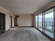 凤天路 华宇城M13三房152万