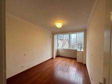 新东边套全明三房,房东非常诚意急卖,采光通风无遮挡,近地铁口