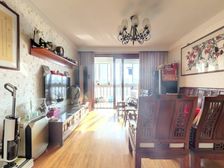 满五一套次顶楼电梯房视野好,安静位置 高品质精装修