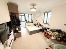 西边套!!精装修!中间楼层!!小区中心位置!随时可以看房!!