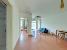 新上中间楼层好房· 温馨一居室 三轨交精装修、户型好