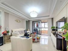 精文城上城四房 有固定车位 房东诚心出售 价格可谈