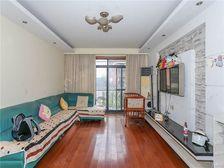 新上品质小区大三房,小区中间位置,中间楼层,绿化高 近轨交