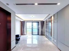 价格可以大刀砍,很少有全新没有住过的,包含一个车位,