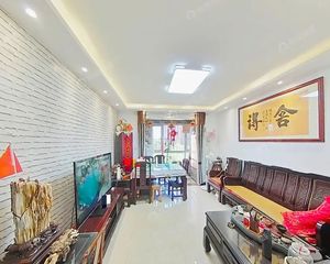 国际花园三居室全明户型5层215,随时签单价2.3W喜欢领走