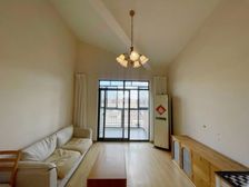 新上笋盘,临近地铁0距离(附加阁楼 改造空间大)满五 随时看