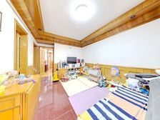 新灵小区- 一梯两户-位置好-黄金三楼-得房率