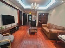 万达89平三房户型!送产权车位!小区花园位置!房东诚意出售!