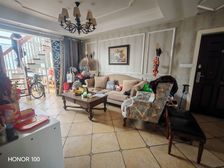 康桥老街 电梯顶楼复式 中装拎包入住 价格低业主诚售