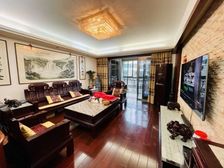 超植入手,改好的三房两卫,装修保养好,拎包可入住,带车位