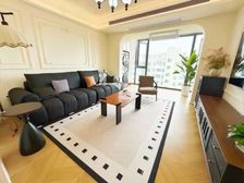 电梯十楼,12年次新房,房东直让80,精装修50,不靠马路