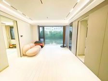 电梯10楼,有车位,房东直让60,12年次新,景观好,不靠路