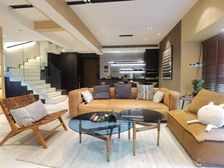 新上!实得面积210平!豪装 入住不到两年 双中庭!