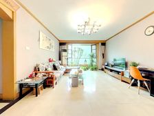 锦西花园 房子是标准套四,采光好,房子适合一大家人居住