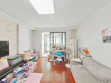 飞机户型,采光无遮挡,带10平露台,看房方便,位置好