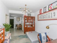 绿地崴廉公寓 2室2厅1卫 精装修 425万元