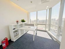 海淀黄庄银网中心,260平350平精装带家具,拎.包即住