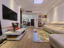 浦东陆家嘴精装三房 南向采光佳 满五住宅