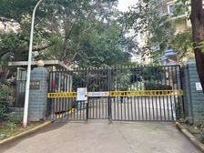 12.29 黄泥磅轻轨站观音桥商圈九街旁,精装修三房拎包入住