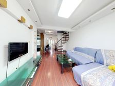 居家装修 4楼带阁楼 赠送面积多 使用面积大 看房都方便的