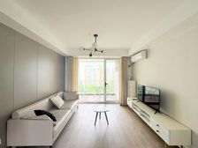 豪装全送 带固定车位 小区中心位置 价格可谈 急卖