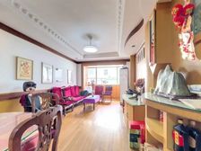 电梯小高层,次顶楼,2梯3户,房子是很少卖出的,徐家汇必看好