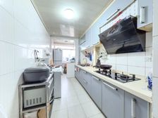 三环新城中层两居 东北向简装 240万高性价比