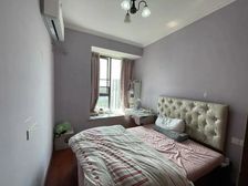 绿地外滩公馆,南北通透,业主诚心,看中可谈,书包没用过,地铁