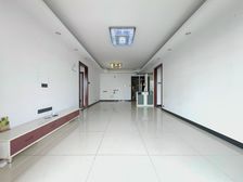 业主急售!外滩一品 刚需大三房 高楼层采光充足 出行方便