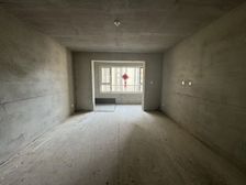 泰华未来城五区,小区新,毛坯任意装,中间好楼层,南北透透三室