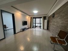 新上房源 品质小区 附带地下产权车位 飞机全明户型