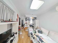 5号线银都路站200 ,中间楼层,房东急售,精装,满五V1