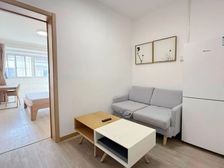 现场实拍 电梯房 送精装修 近2号线地铁 全明户型 看房方便