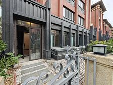 临港首府联排别墅 精装修未入住 独立电梯 送超大花园+露台