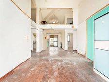 附赠阁楼可做四房!小区 位置!附带固定车位!