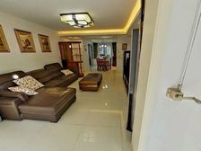 一楼带花园3房,品质小区,带产权车位,南北通透双阳台,诚售