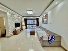 都市富苑 南北通透 近地铁 车位足 诚售!