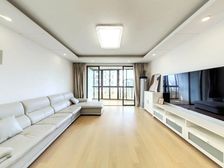 西雅图 品质小区 南北通3房 高区景观很好 随时看房 诚心卖