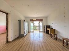 飞机户型三房 户型正气 小区花园位置不靠路 随时可以看房