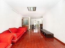 地铁口双轨交 附加田园车位 中心位置中间楼层紧临龙盛好爱广场