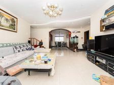 君临天下飞机户型三房 中间楼层 看房随时 双轨交 配套齐全