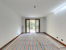 四期一楼带院子,原始大一房一厅可以改两房。户型通透