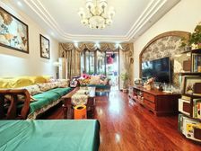 新上 万象城旁边 精装三房 小区环境好 业主安心卖 可