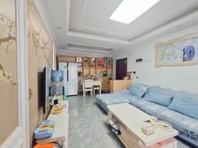 珠江城一期 轻轨房 精装 三房 50万